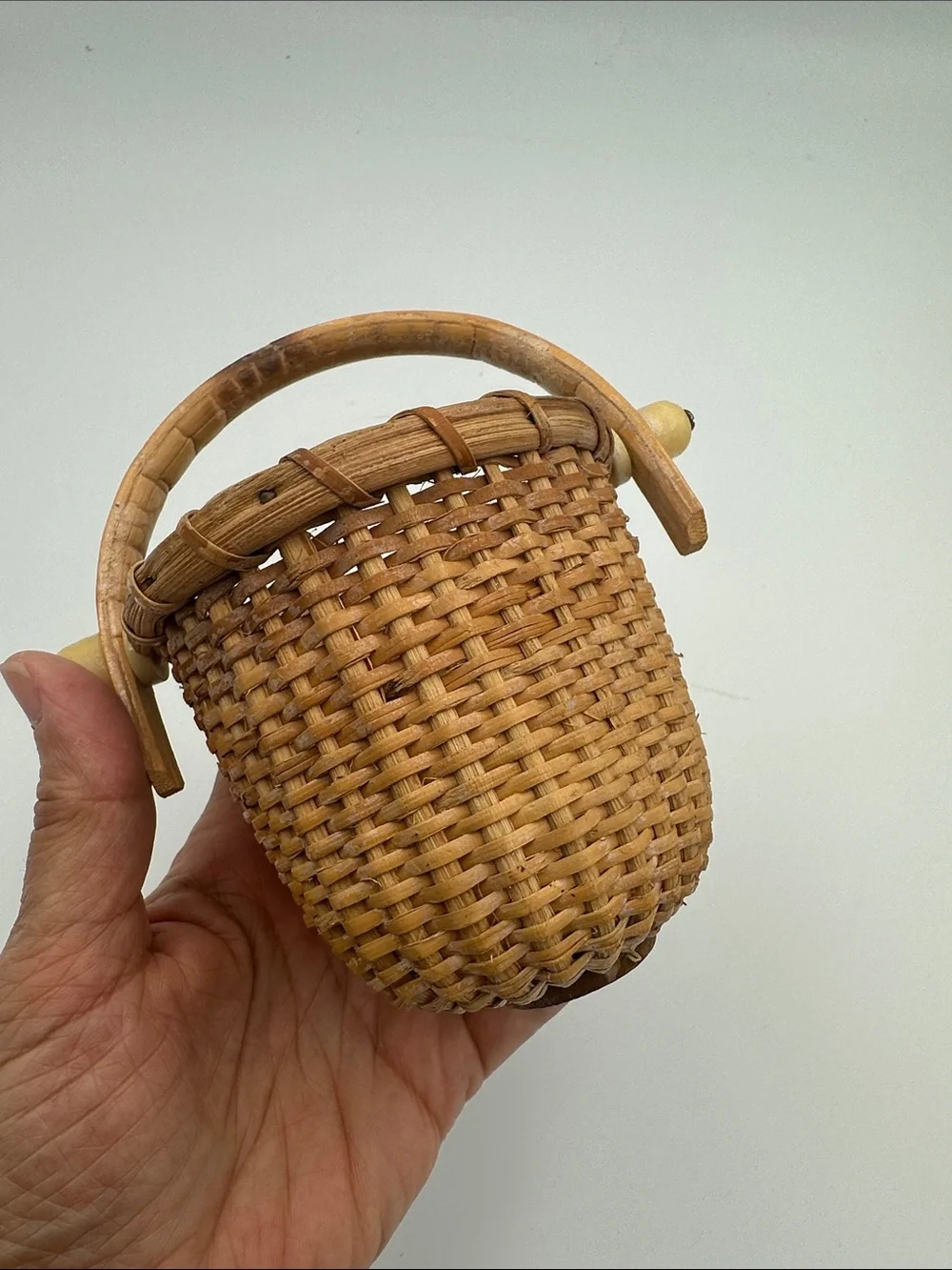 miniature handcrafted Nantucket Lightship Basket